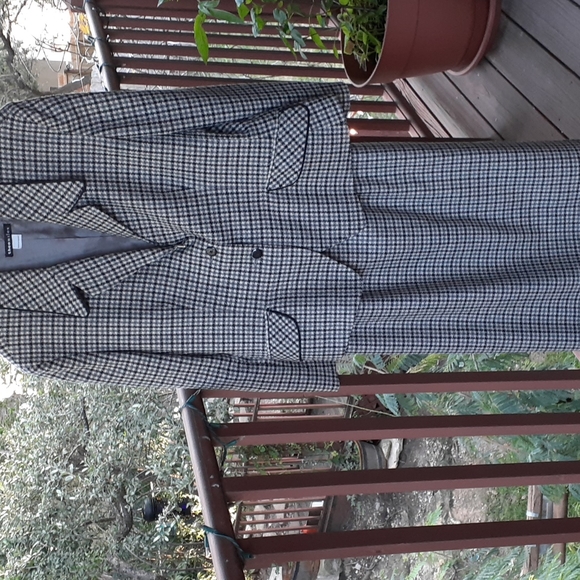 Theories 2 piece 100% Wool suit gray, cream  traces of beige Very Good Condition - Picture 5 of 6